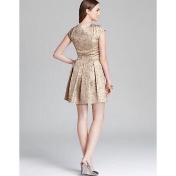 French Connection Blousy Bloom Gold Cap Sleeve Fit n Flare Jacquard Dress NWT 12 - Picture 2 of 9
